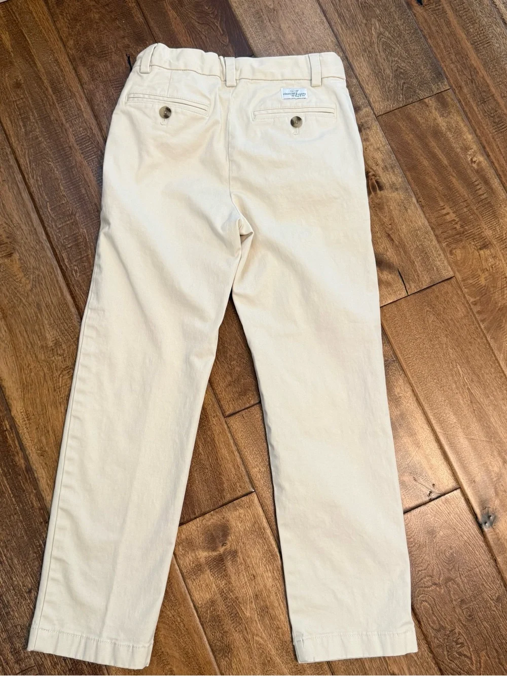 Vineyard Vines classic khaki